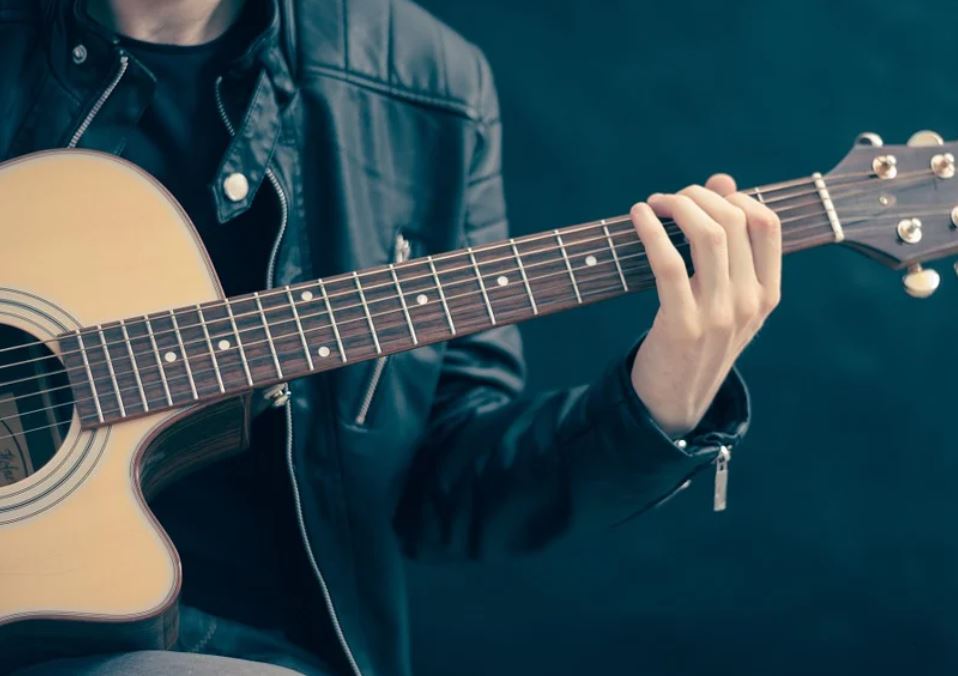 24 Symbolic Meanings of Dreaming of Listening to Pleasant Music