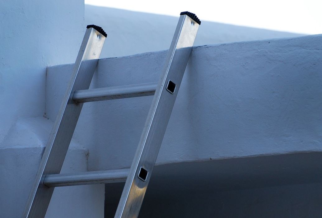 26 symbolic meanings of dreaming about ladders