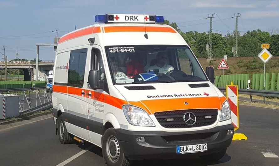 12 Symbolic Meanings of Dreaming About an Ambulance