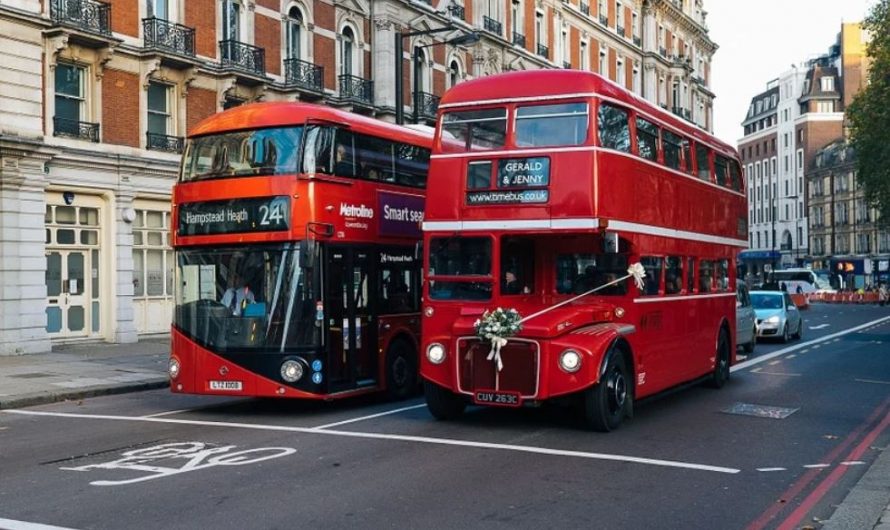 17 Symbolic Meanings of Dreaming About a Public Bus