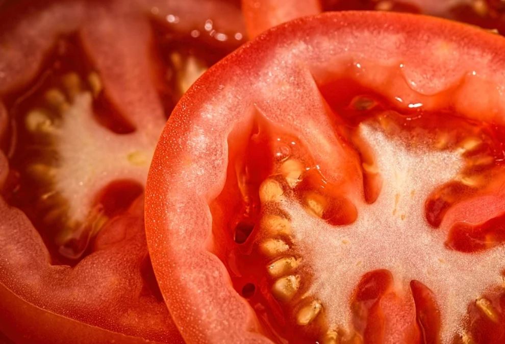 23 symbolic meanings of dreaming about tomatoes
