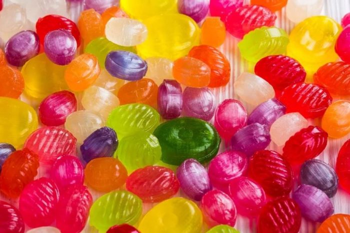 13 Symbolic Meanings of Dreaming About Eating Candy