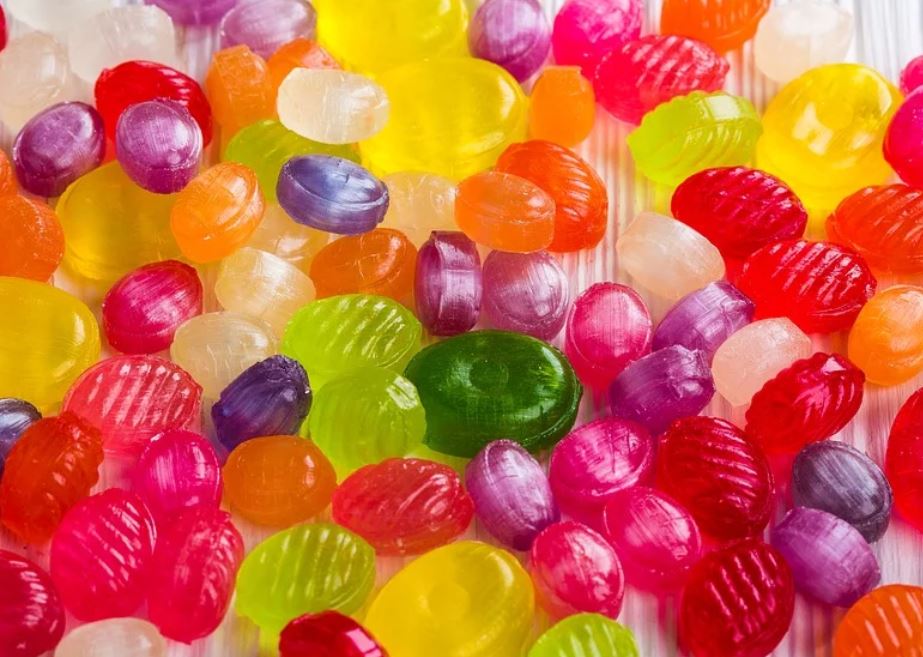 13 Symbolic Meanings of Dreaming About Eating Candy