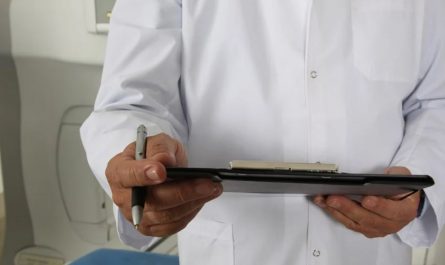 12 Symbolic Meanings of Dreaming About Going to the Hospital