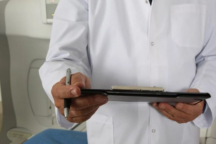 12 Symbolic Meanings of Dreaming About Going to the Hospital