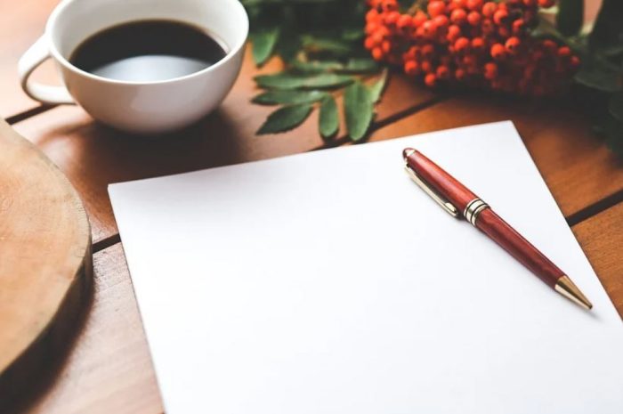 15 Symbolic Meanings of Dreaming About Paper