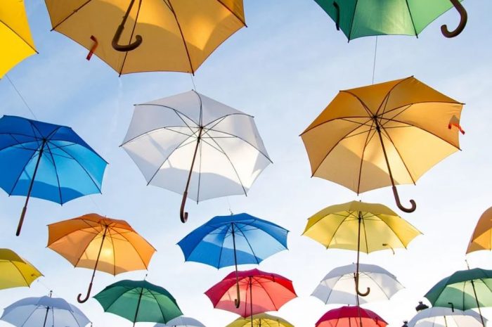 13 Symbolic Meanings of Dreaming of an Umbrella
