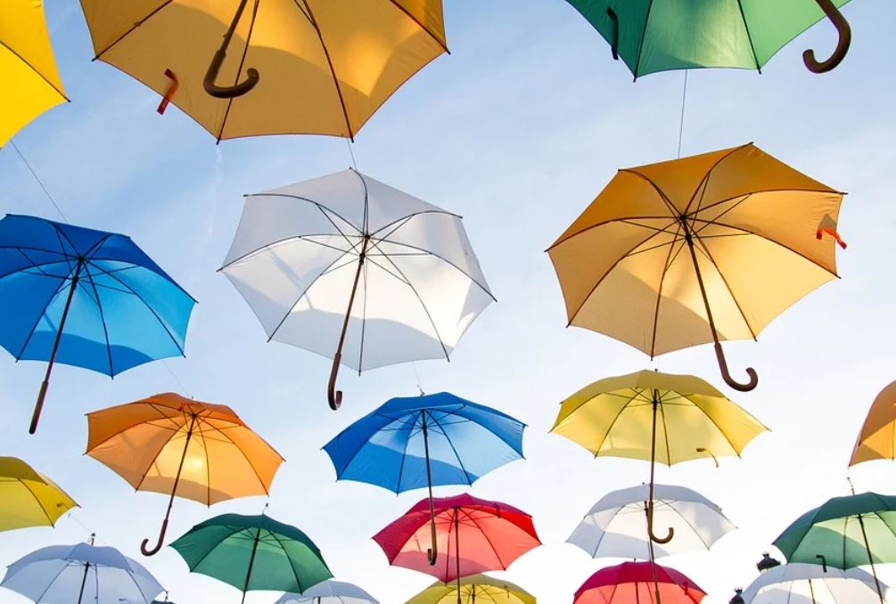 13 Symbolic Meanings of Dreaming of an Umbrella