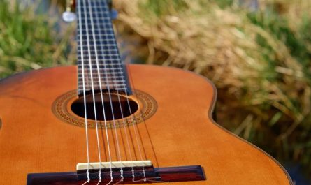 14 symbolic meanings of dreaming about a guitar