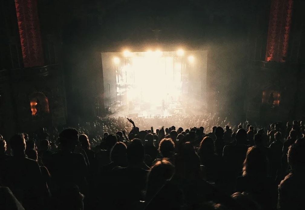 22 symbolic meanings of dreaming about a concert