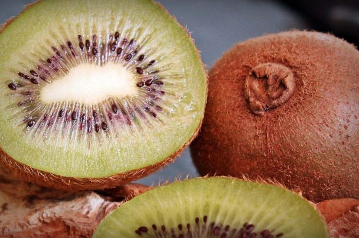 14 symbolic meanings of dreaming about kiwifruit