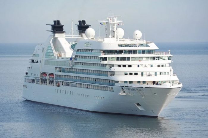 15 Symbolic Meanings of Dreaming of a Large Ship