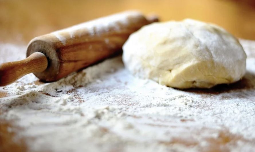 19 Symbolic Meanings of Dreaming About Kneading Flour