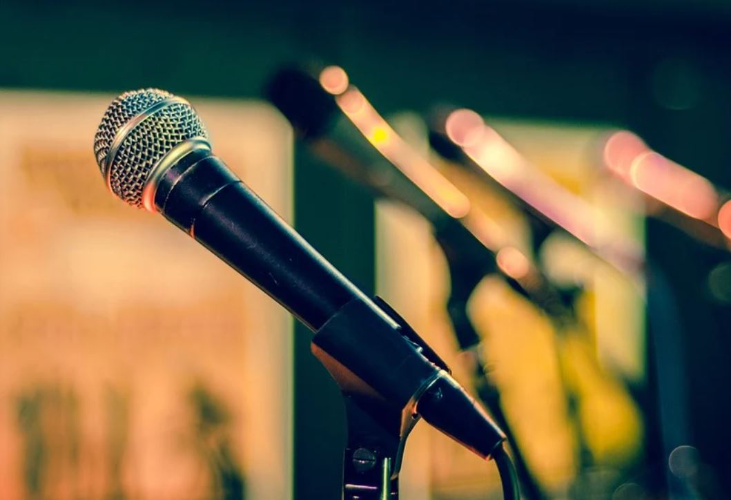 27 symbolic meanings of dreaming about singing