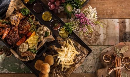 13 Symbolic Meanings of Dreaming About Dining Alone