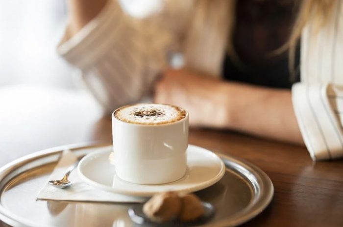 14 Symbolic Meanings of Dreaming About Going to a Café