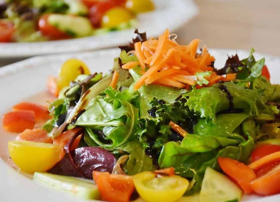 24 symbolic meanings of dreaming about salad