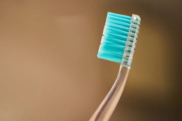 13 Symbolic Meanings of Dreaming About a Toothbrush