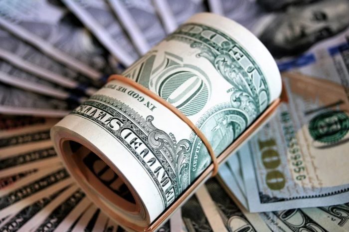 21 symbolic meanings of dreaming about receiving a salary