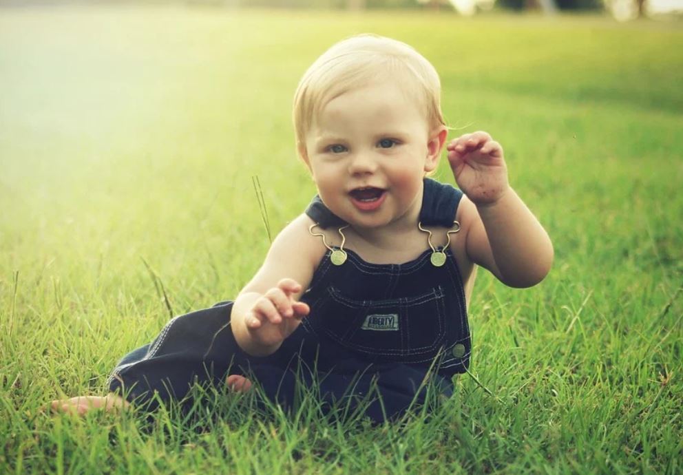 19 Symbolic Meanings of Dreaming About a Newborn