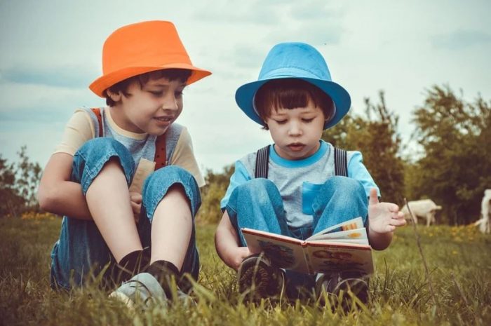 15 Symbolic Meanings of Dreaming About Brothers