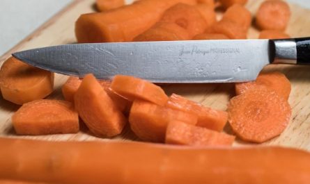 28 symbolic meanings of dreaming about knives