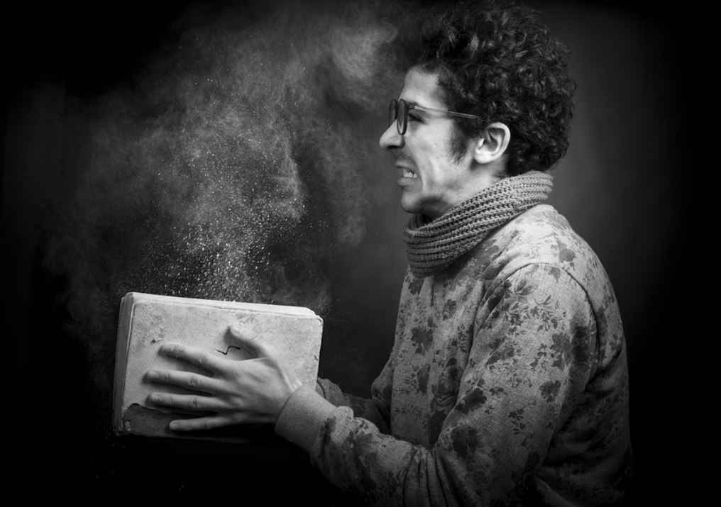 15 Symbolic Meanings of Dreaming About Dust