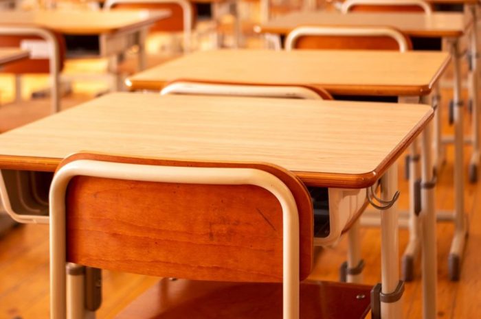 24 symbolic meanings of dreaming about a desk