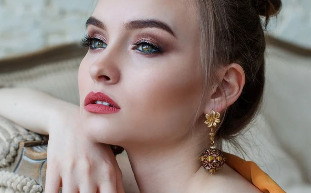 20 symbolic meanings of dreaming about earrings