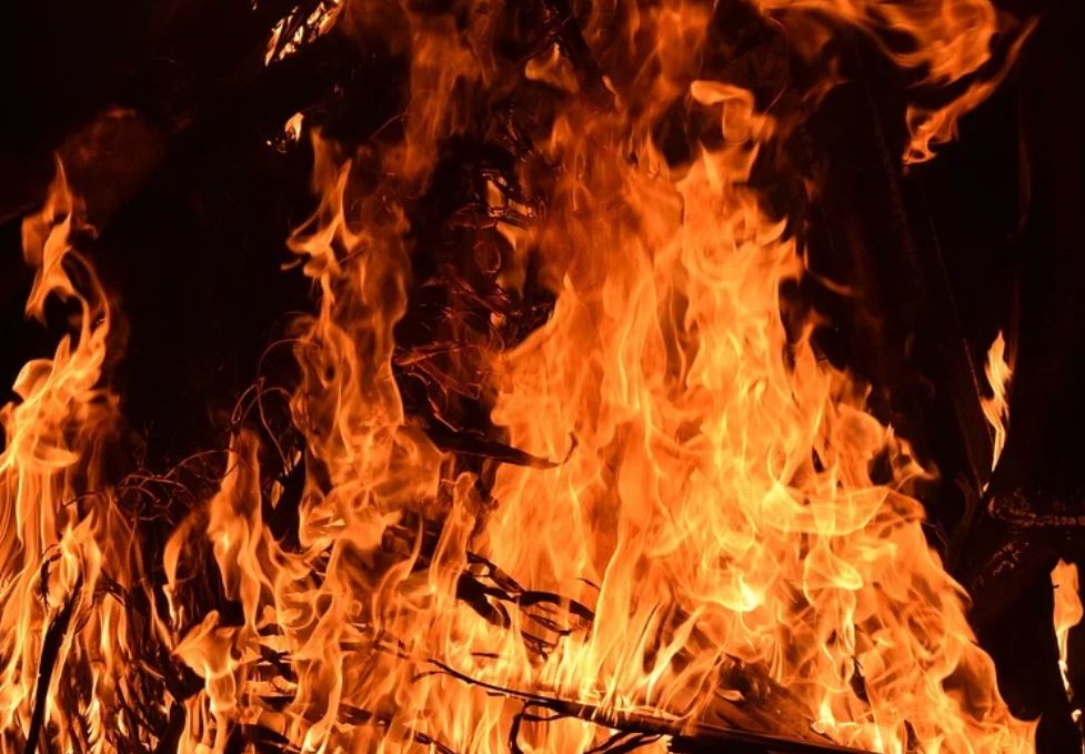 30 symbolic meanings of dreaming about flames