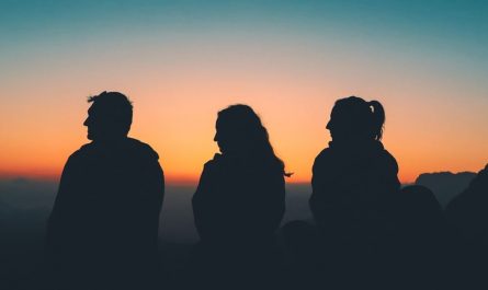 27 symbolic meanings of dreaming about friends