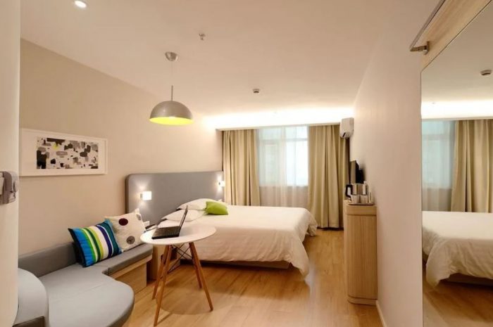 26 symbolic meanings of dreaming about staying in a hotel