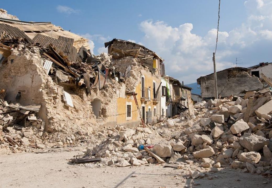 26 symbolic meanings of dreaming about an earthquake