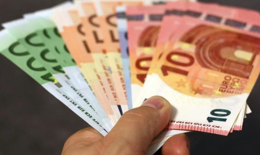 12 Symbolic Meanings of Dreaming About Receiving Pocket Money