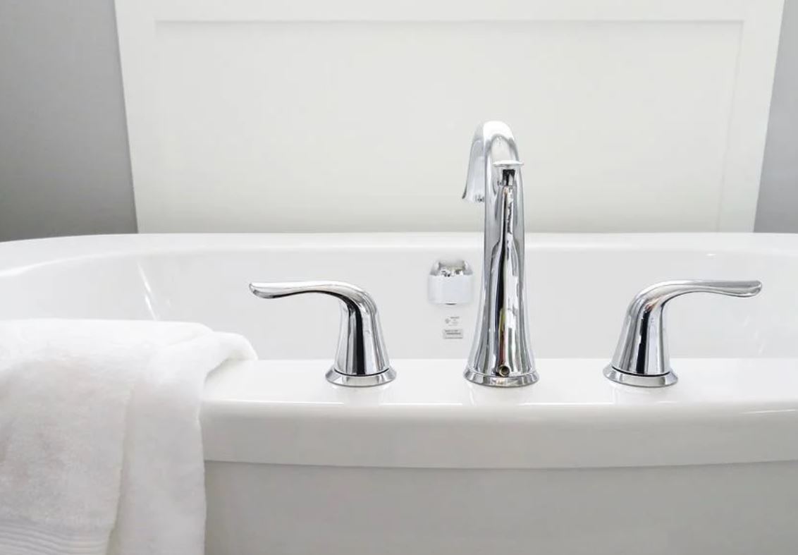 18 Symbolic Meanings of Dream about bathing