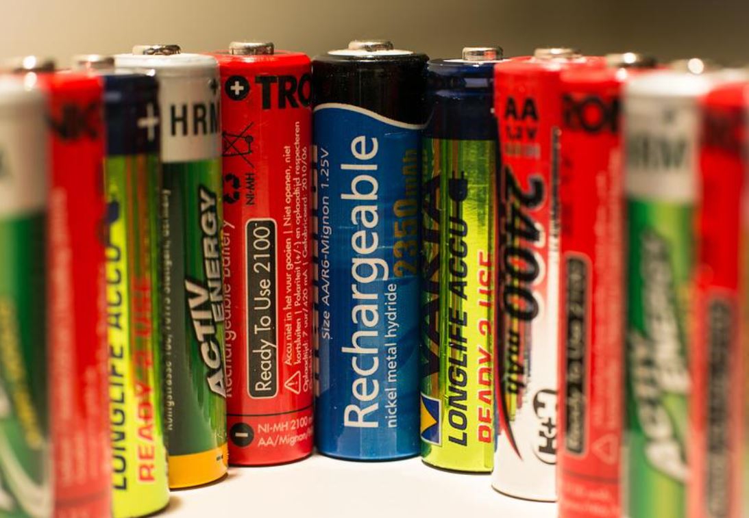 12 symbolic meanings of dreaming about batteries