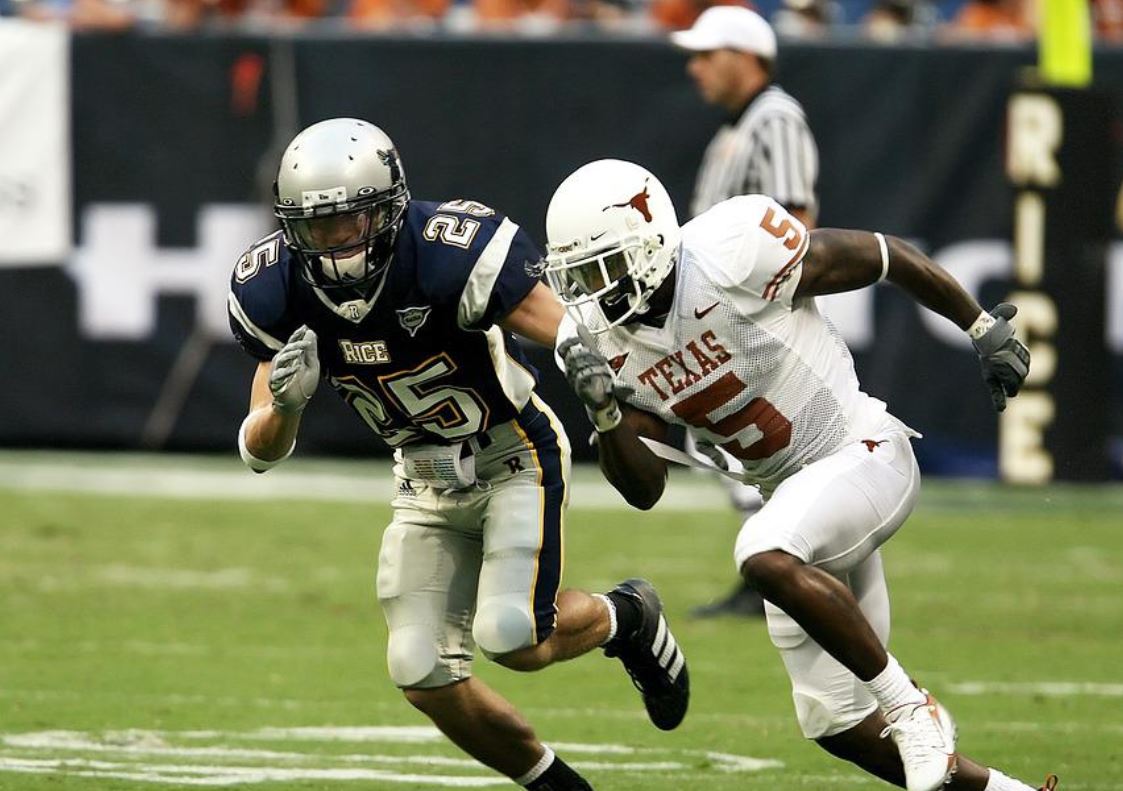 18 Symbolic Meanings of Dreaming of Chasing