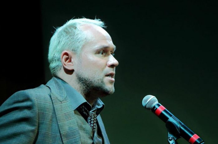 12 Symbolic Meanings of Dreaming About Speech