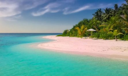 19 Symbolic Meanings of Dreaming of Rocky Islands