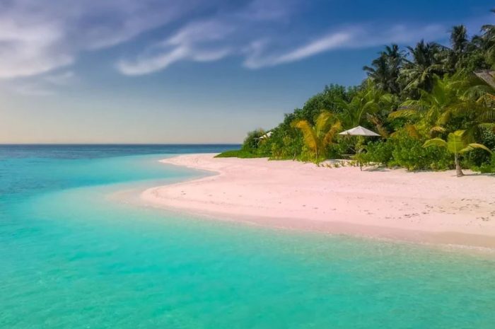 19 Symbolic Meanings of Dreaming of Rocky Islands