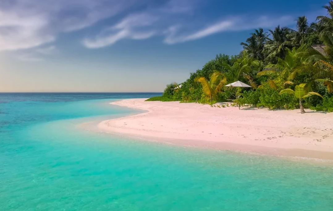 19 Symbolic Meanings of Dreaming of Rocky Islands