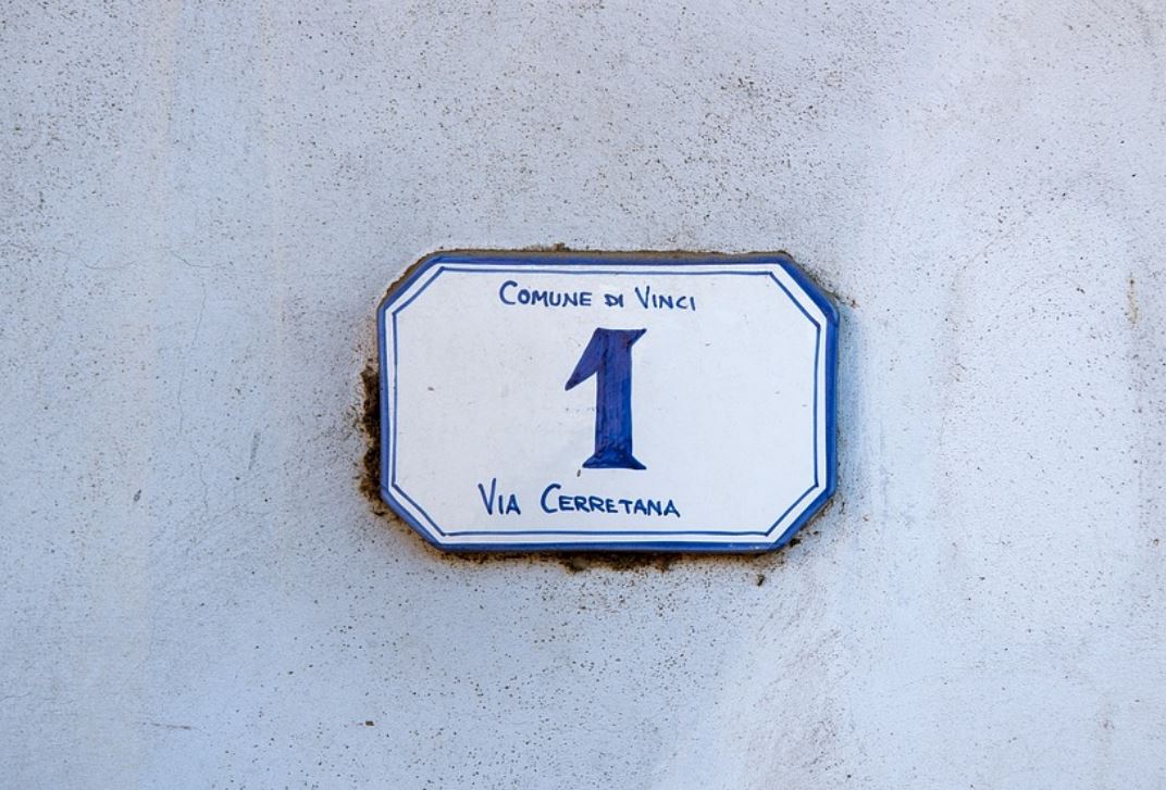 10 symbolic meanings of dreaming about addresses