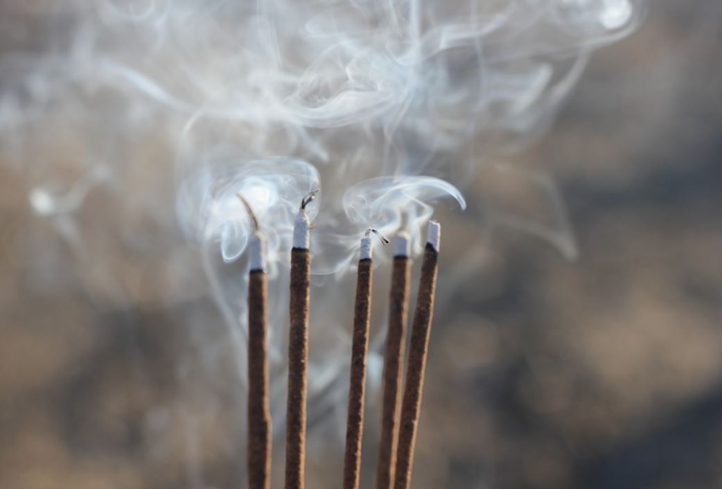 21 symbolic meanings of dreaming about fragrance