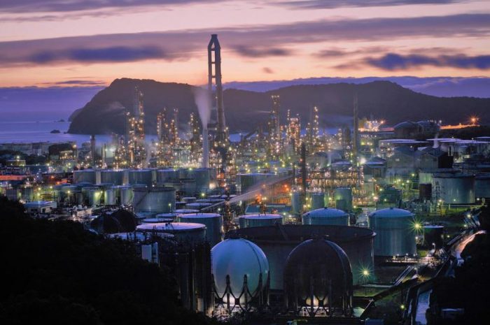 17 Symbolic Meanings of Dreaming About Factories