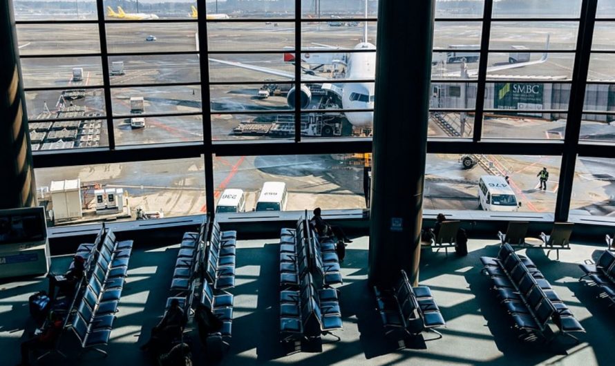14 Symbolic Meanings of Dreaming About Airports