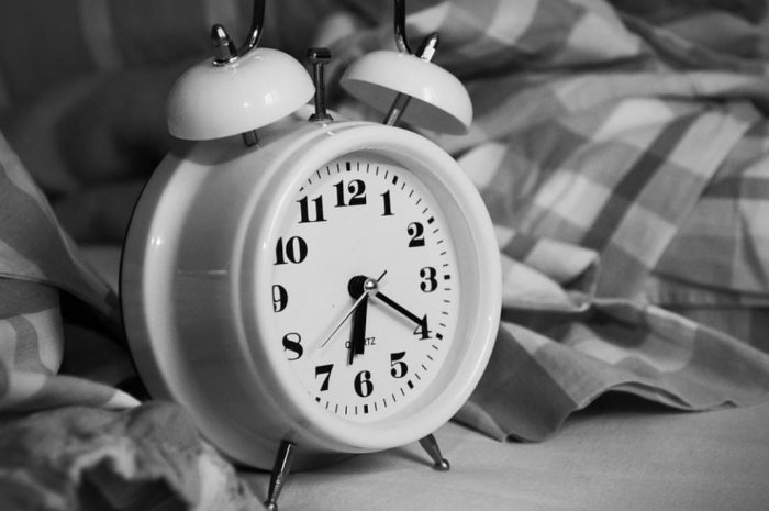 9 Symbolic Meanings of Dreaming About an Alarm Clock