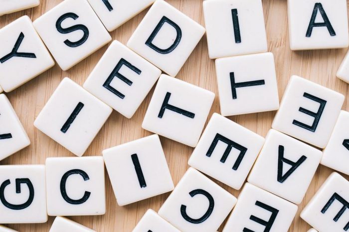 9 Symbolic Meanings of Dreaming About English