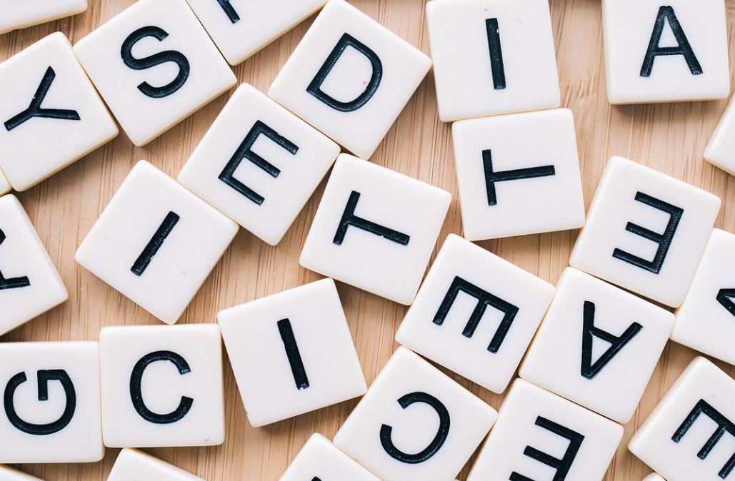 9 Symbolic Meanings of Dreaming About English