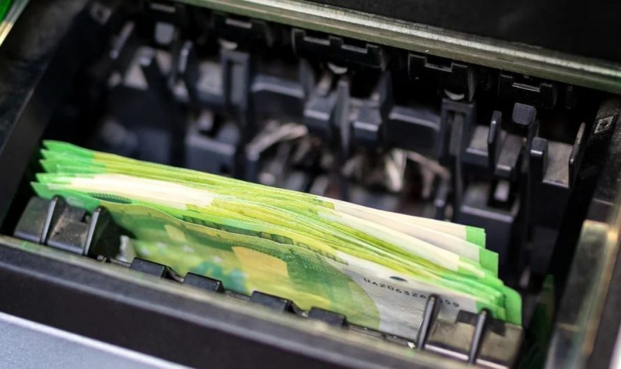 12 Symbolic Meanings of Dreaming About ATMs