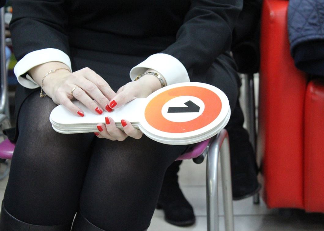 12 Symbolic Meanings of Dreaming About Auctions